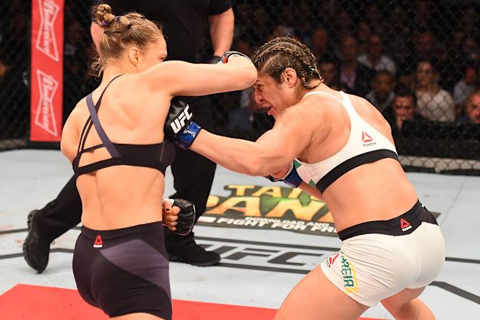 Ronda-Rousey-defeats-bethe-correia-9.jpg